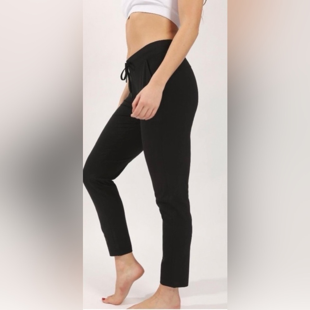 Yogalicious Lux Avenue Straight Leg Pant in Black Size XS